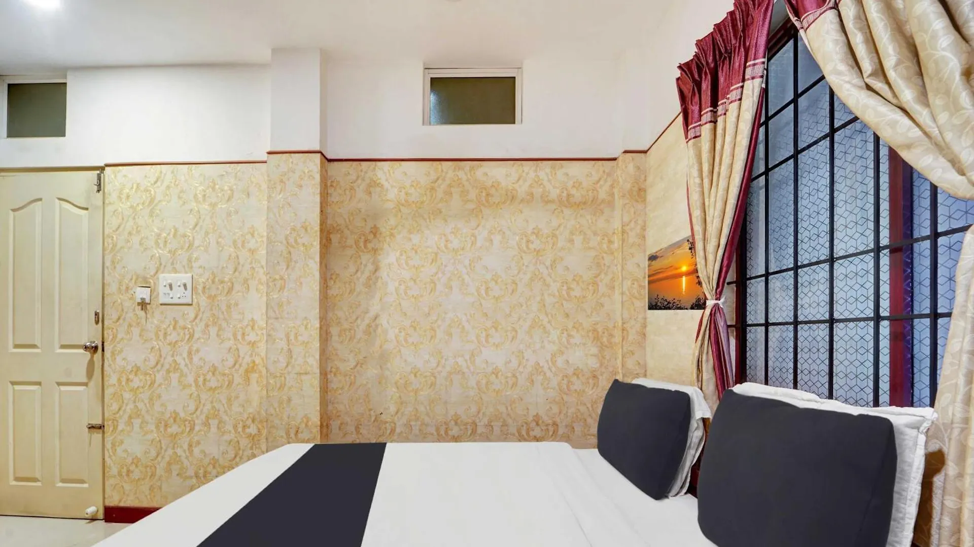 Hotel O Vazhakkala Kakkanad Kochi
