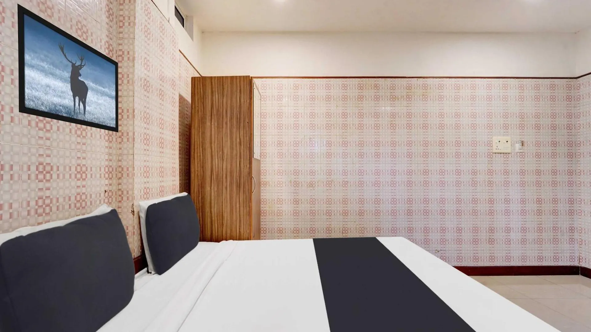 Hotel O Vazhakkala Kakkanad Kochi