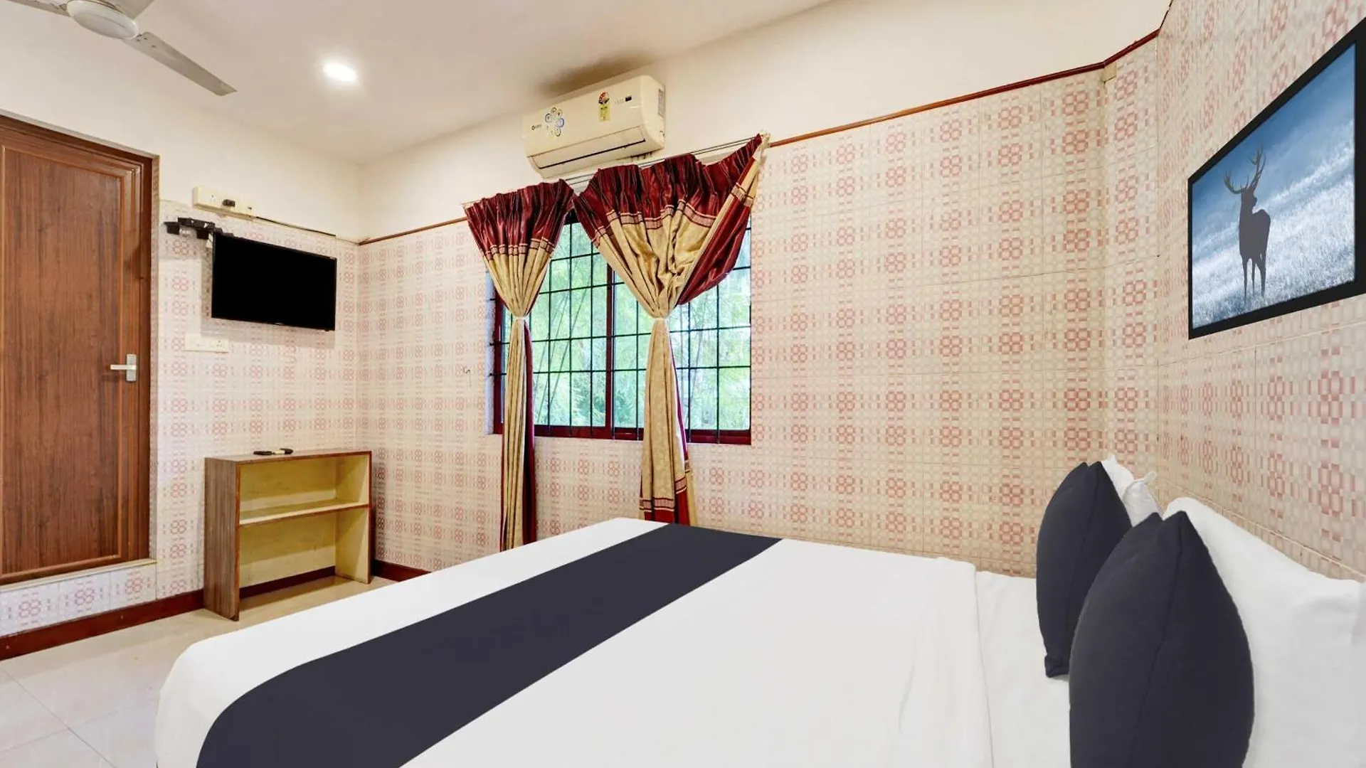 Hotel O Vazhakkala Kakkanad Kochi